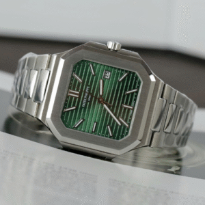 Patek Philippe Cubitus 5821 Green Dial 43mm
