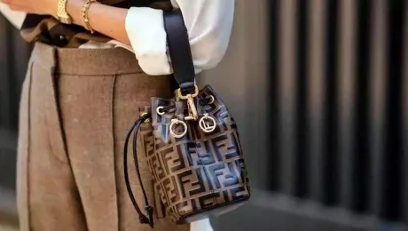 Branded-Bags-in-Pakistan_1100x